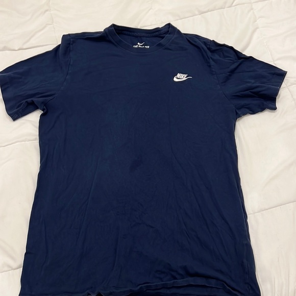 Navy Nike T-Shirt - Picture 1 of 3